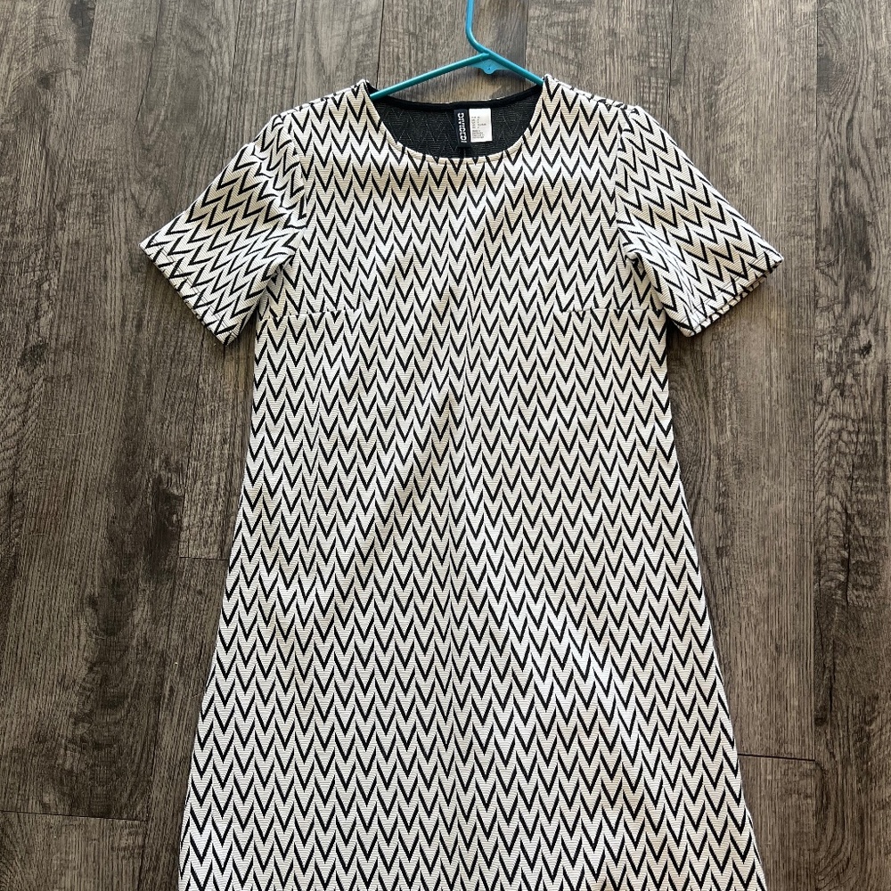 White and Black H&M Dress